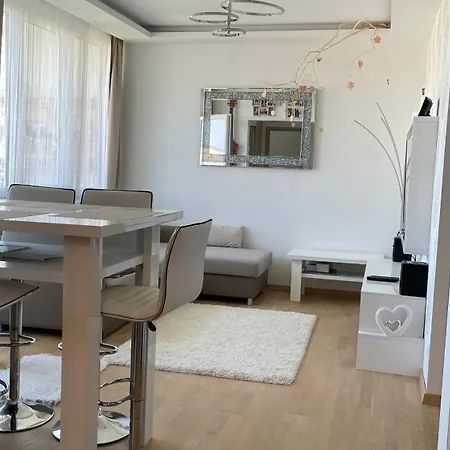 Apartment Szilvia *